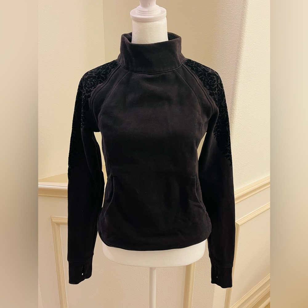 LULULEMON‎ Floral Flock Pullover Sweatshirt Sz 4 color Black